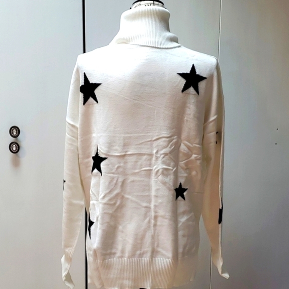 Boutique Womens Star Sweater White With Black Stars New! Sz.Large - Picture 2 of 2